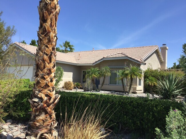 Primary Photo - 2220 N Paseo de Anza