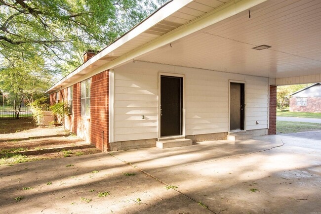 Building Photo - 500 S Mississippi St