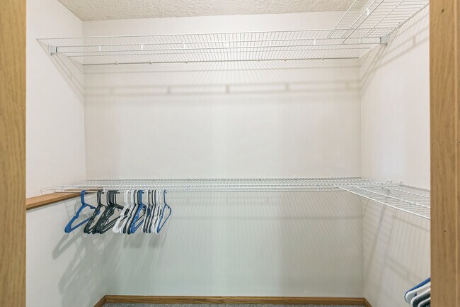 Building Photo - 1008 Oak St