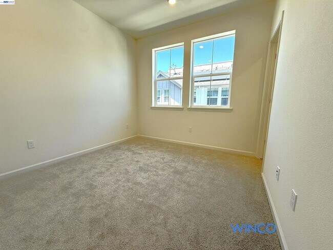 Building Photo - 3810 Norbridge Ave