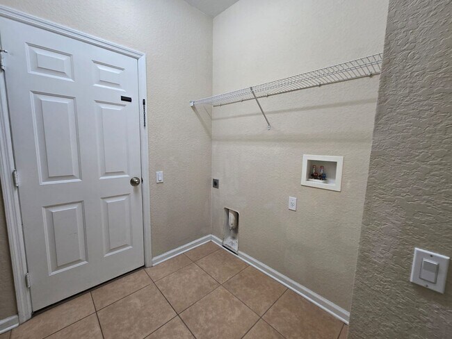 Building Photo - Beautiful home in Gated community