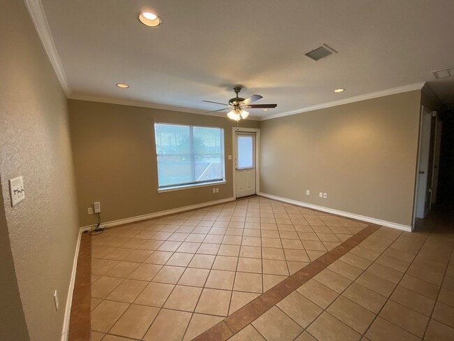 Building Photo - 11447 Creek Eagle