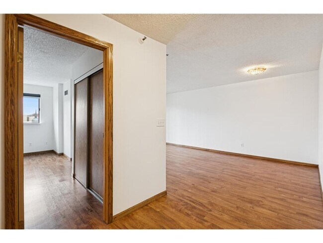 Building Photo - 78 10th St E
