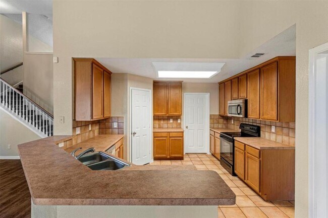 Building Photo - 4953 Sunset Ridge Dr