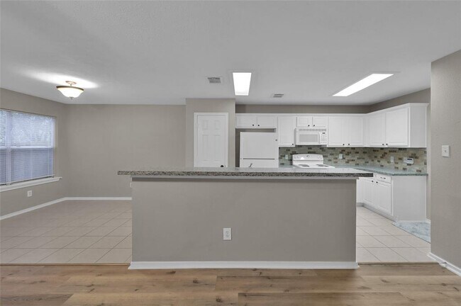 Building Photo - 147 Anise Tree Pl