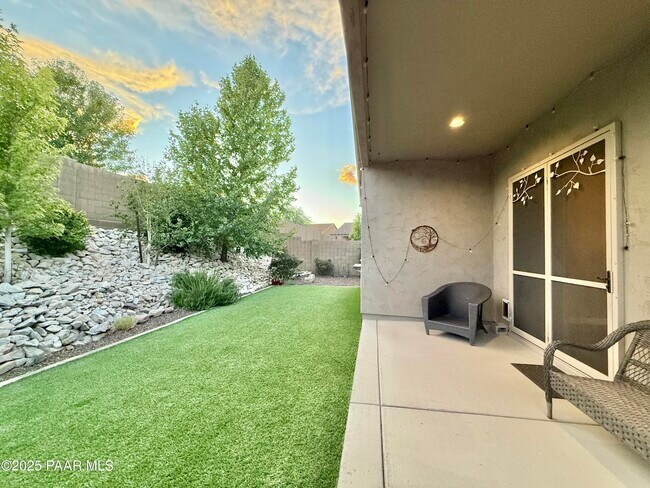 Building Photo - 5768 N Thornberry Dr