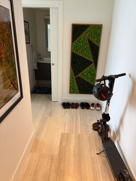 Building Photo - 1451 Brickell Ave