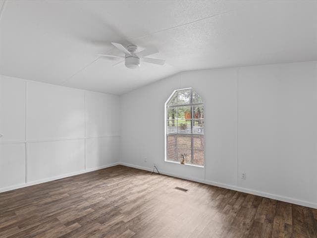 Building Photo - 146 Deerwood Ln