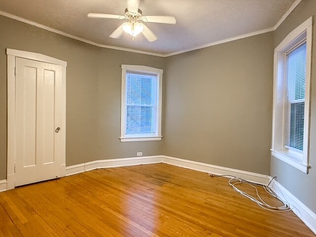 Building Photo - 6327 N Oakley Ave