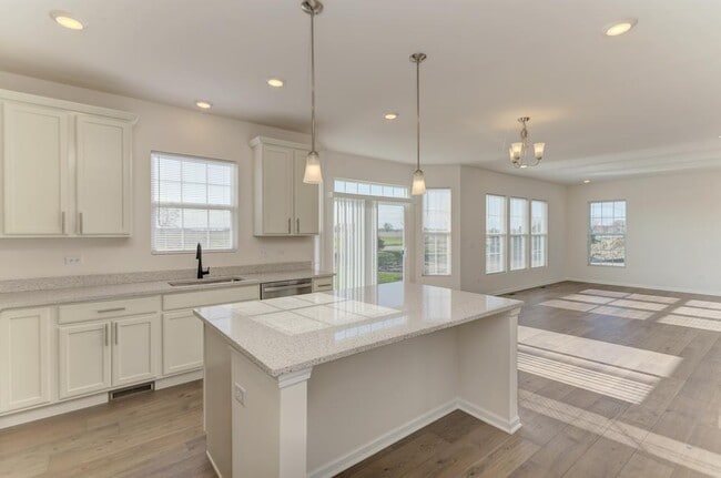 Building Photo - 15303 S Sawgrass Cir