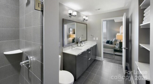 Building Photo - 225 S Poplar St