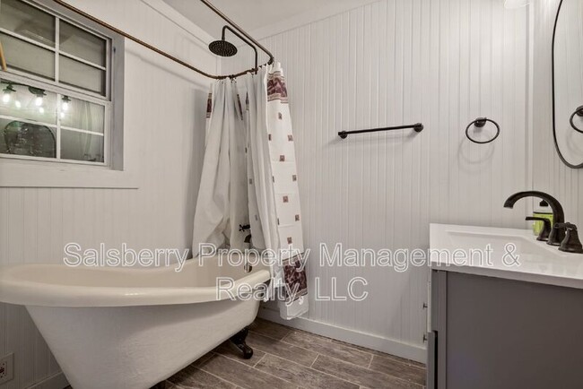 Building Photo - 933 Leatherwood Ln