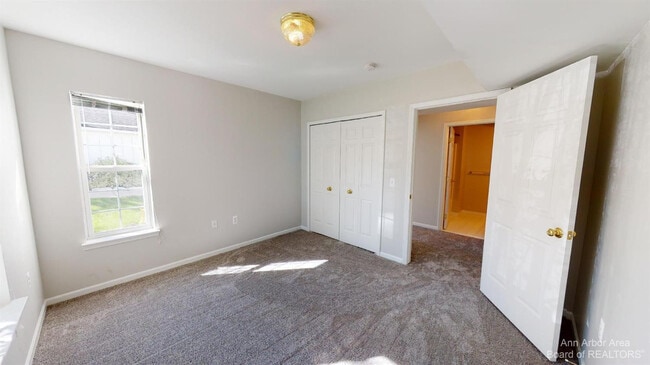 Building Photo - 2785 S Knightsbridge Cir