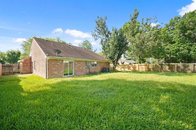 Building Photo - 18206 Brooknoll Dr