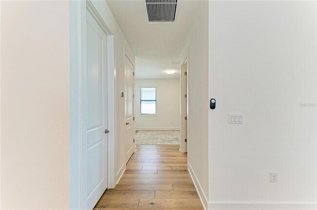Building Photo - 18530 Midsummer Pl