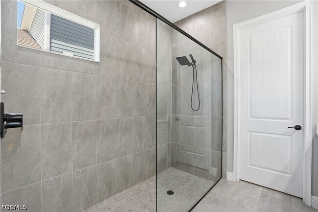 Building Photo - 3549 Pilot Cir