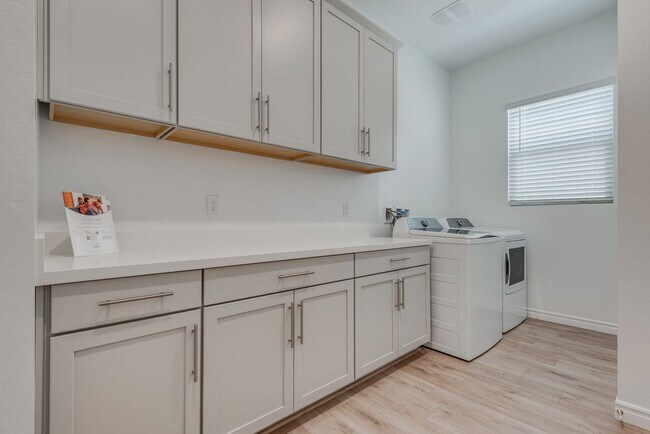 Building Photo - Single story in the exclusive master planned community of Heritage in Stonebridge!