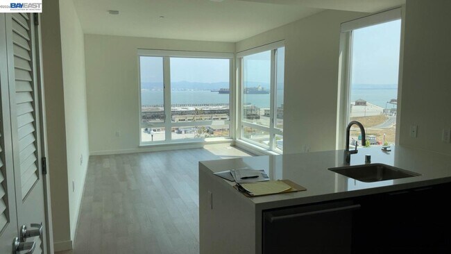 Building Photo - 10 Kennedy