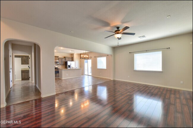 Building Photo - 7528 Wolf Creek Dr