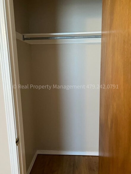 Building Photo - 1908 Cherrybark Dr