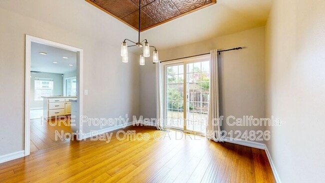 Building Photo - 2030 Seville St