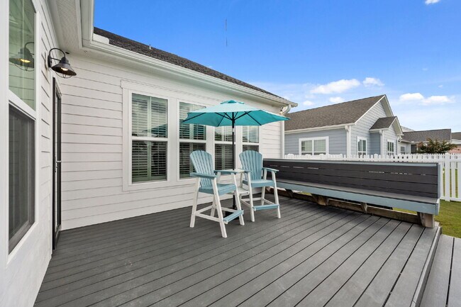 Building Photo - "Coastal Comfort Awaits: Spacious 3-Bed, 3-Bath Home in Holly Ridge!"