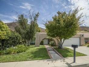 Building Photo - Beautiful 4 bed 2 bath house in Agoura Hills