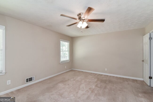 Building Photo - 737 Mountainbrooke Cir SW