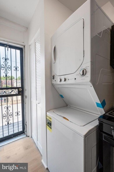 Building Photo - 2538 9th St NW