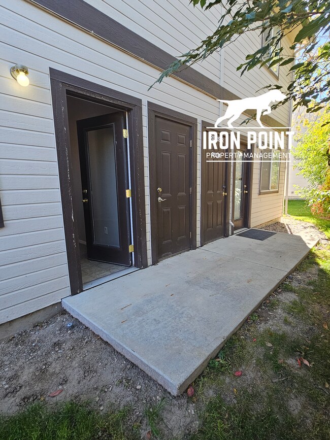 Building Photo - 35WHITEOAK