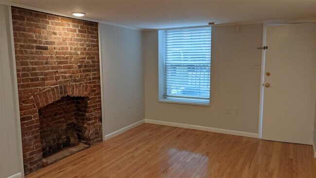 Building Photo - 165 10th St