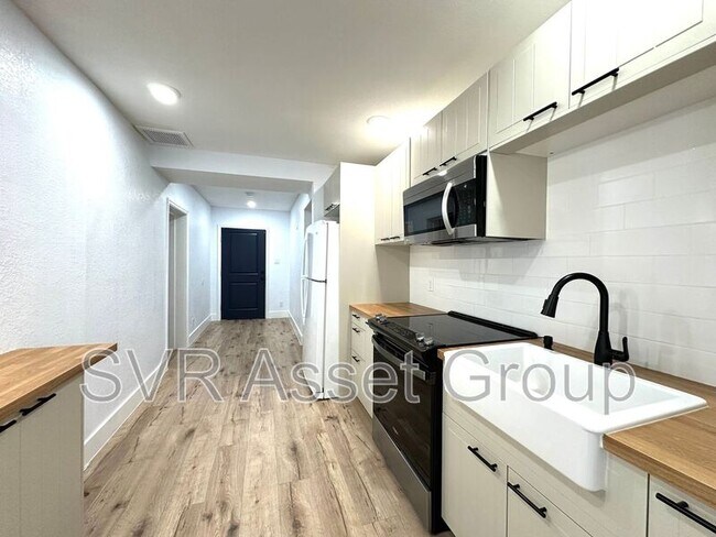 Building Photo - 8054 Graff Ln