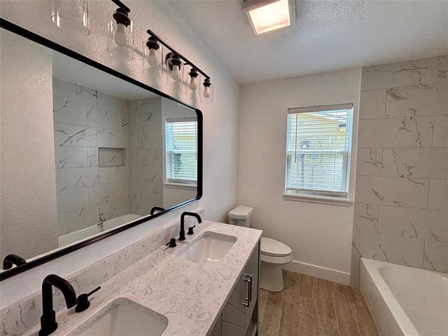 Building Photo - 1153 Tracy Ln