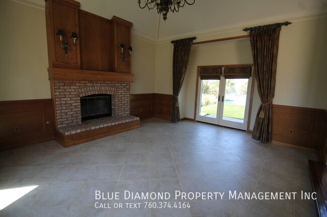 Building Photo - 3008 Azahar St