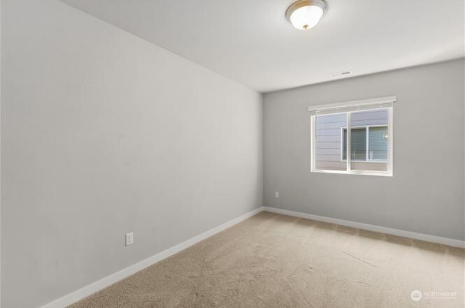 Building Photo - 3318 103rd Dr NE