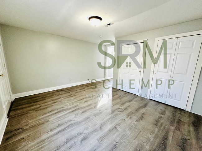 Building Photo - Spacious 2-3 bedroom home in Park Hill- Section 8 accepted