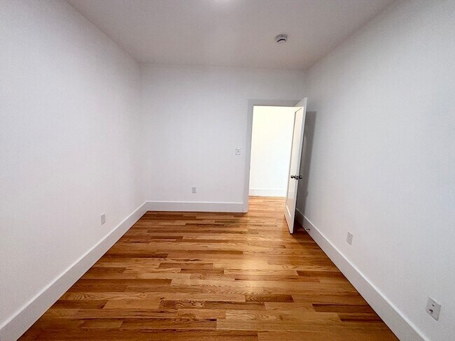 Building Photo - 134 Bow St