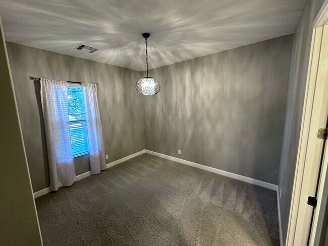 Building Photo - 7507 E Pampa Ave