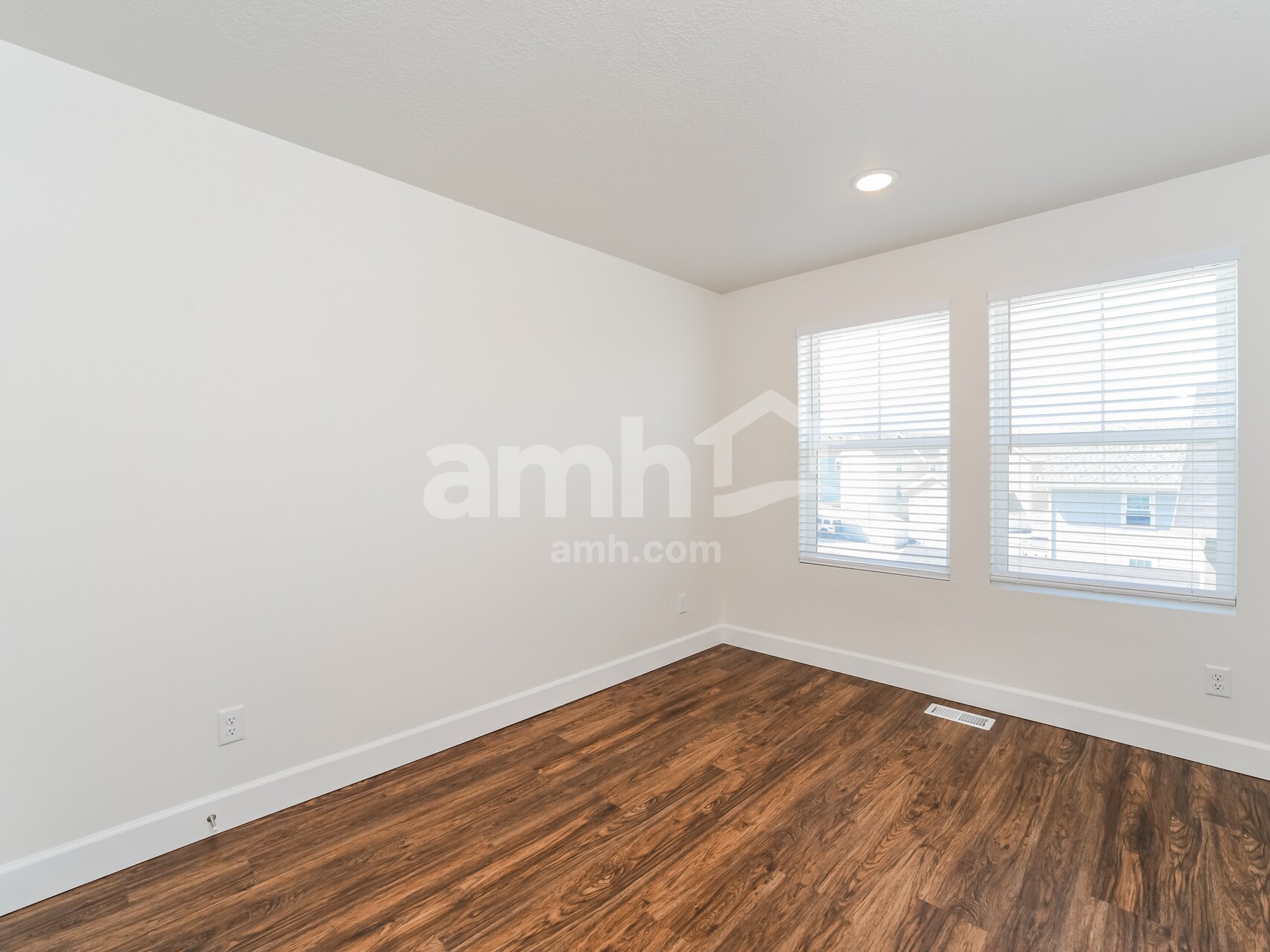 Building Photo - 6042 W South Jordan Pky