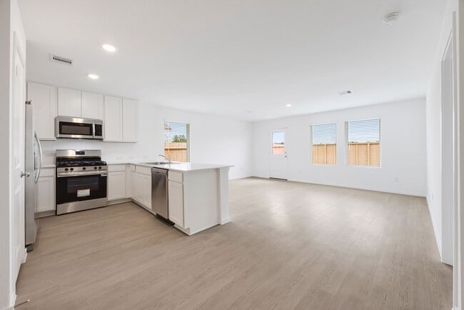 Building Photo - 25625 Rose Creek Dr
