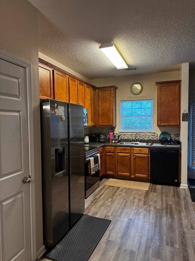 Building Photo - 205 Shenandoah Dr