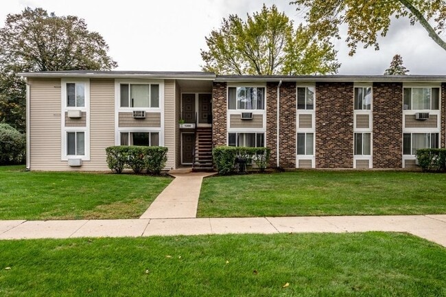 Building Photo - 1500 Light Road