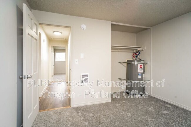 Building Photo - 18411 E Burnside St