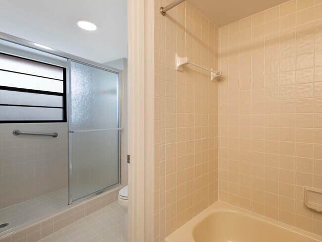 Building Photo - 7380 S Oriole Blvd