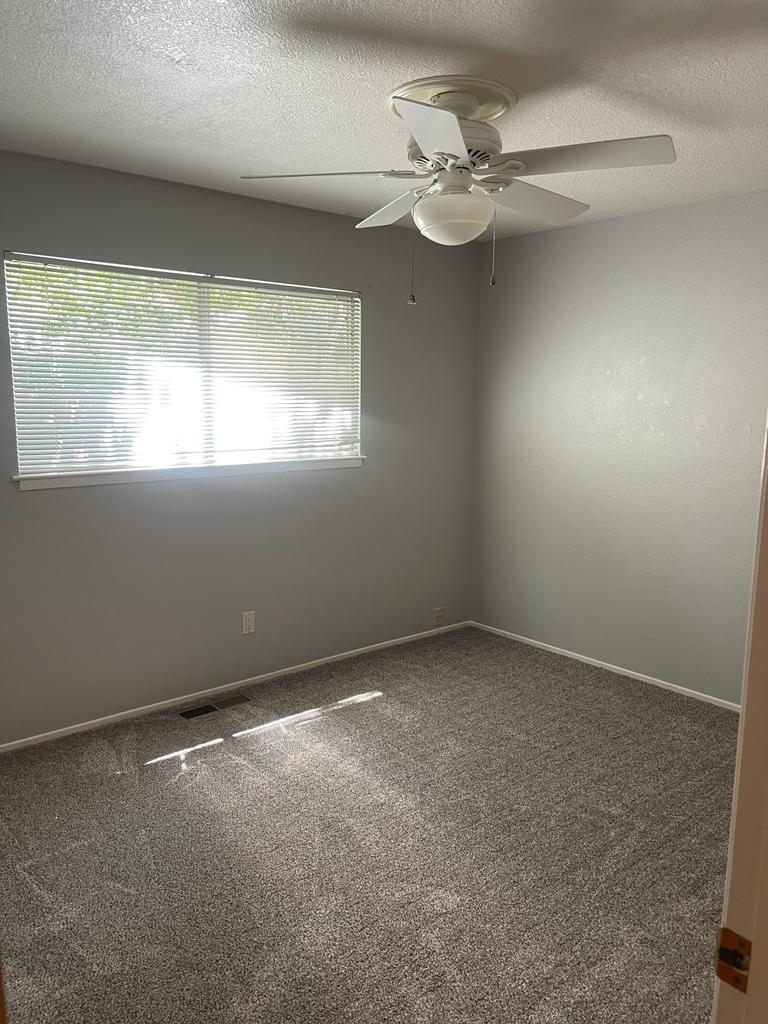 Building Photo - 1004 Wellington Dr