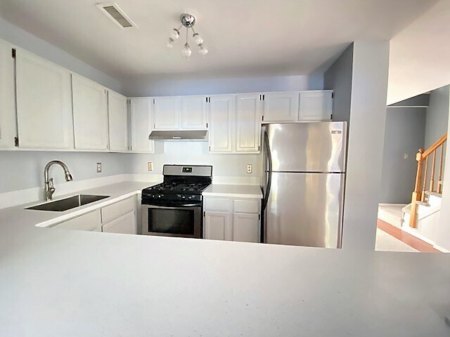 Building Photo - 1404 Sara Cir