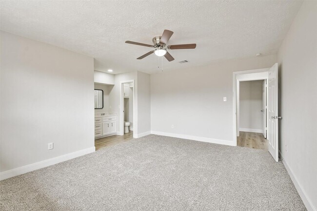 Building Photo - 12523 Drifting Winds Dr