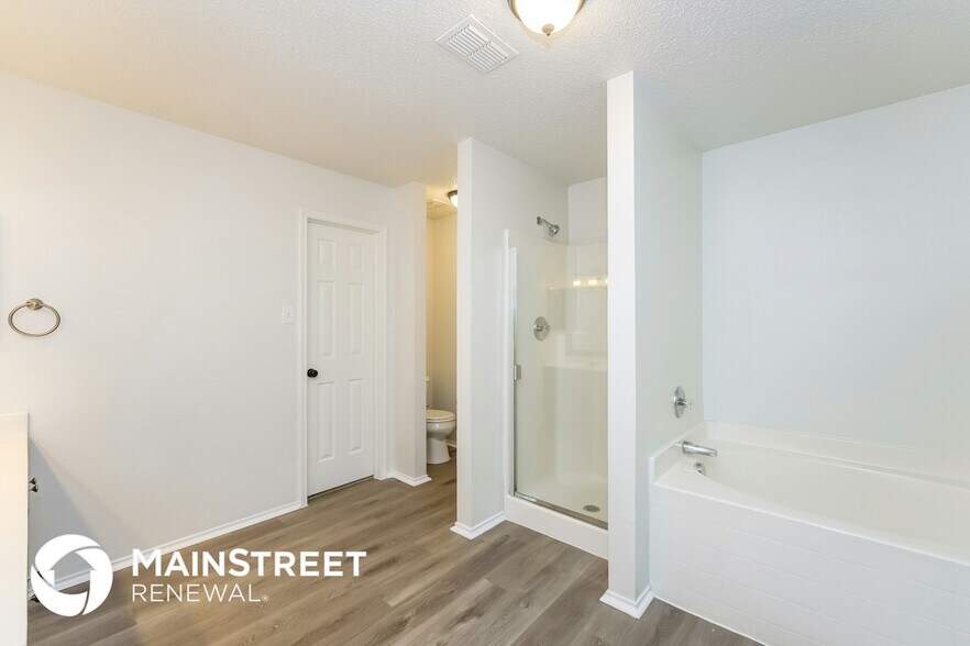 Building Photo - 1916 Lariat Dr