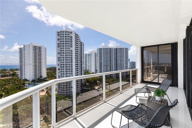 Building Photo - 3640 Yacht Club Dr