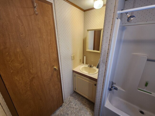 Building Photo - Wonderful County Home